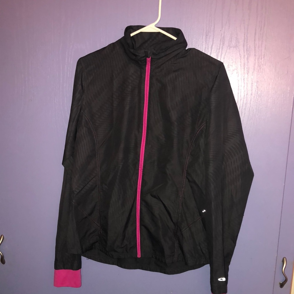 Long sleeve athletic shirt